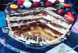 Torte po naročilu vedno bogato nafilane