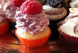 Cupcake gozdni sadeži. #cupcakes ljubljana #drobno pecivo po naročilu ljubljana