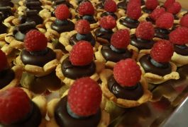 Mandljevi mini tarti z čokolado