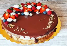 Naravno okrašena tortica
#Torte Ljubljana #Torte po naročilu Ljubljana #Torte po naročilu