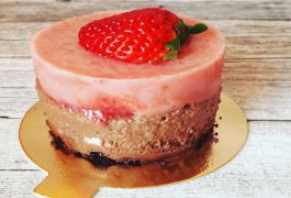 Veganska monoporcijska tortica po naročilu