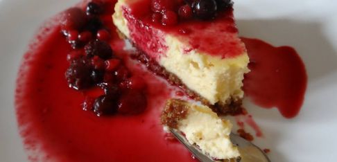 Cheese cake torta z jagodičevjem