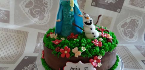 Otroška torta brez sladkorne mase