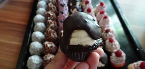Sacher cupcake